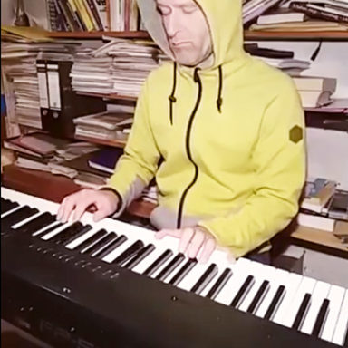 pianist recording himself for #sidebyside