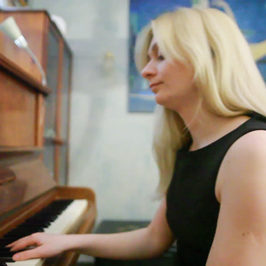 ukrainian pianist playing for #sidebyside